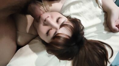 白嫩嫩美女給口又給插