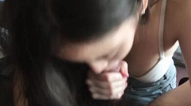 Người đẹp nổi tiếng trên Internet Singapore Janella thổi kèn góc nhìn thứ nhất đồ lót và quần jean màu trắng