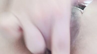 巨乳の豚鼻のふしだらな女がオナニー 3