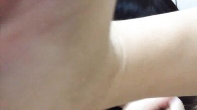 YYS helps her boyfriend masturbate in the bathroom