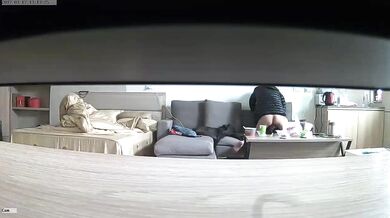 台湾カップルのセックスカメラがひび割れ