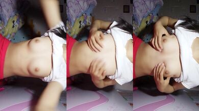 妹妹愛心奶揉奶掰逼