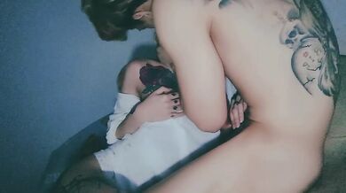 Singapore hình xăm em gái thổi kèn