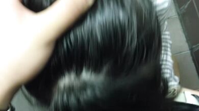 新加坡妹妹在公共厠所吸精