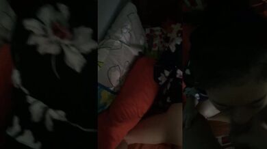 シンガポールのかわいい妹がセックス後に精液を飲み込む