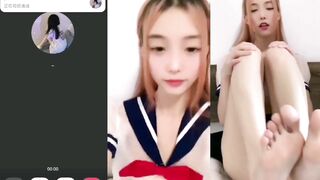 大奶妹子水手服QQ自慰