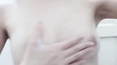 馬來西亞沙撈越可愛妹妹洗澡露美胸