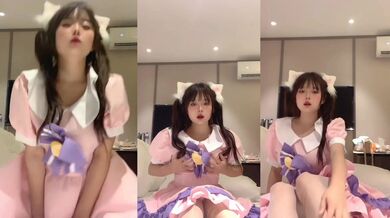 美女大奶自慰