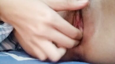 白襪JK妹妹挖穴自拍