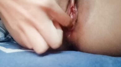 白襪JK妹妹挖穴自拍