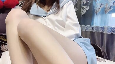 貧乳兔牙騷妹水手服自慰