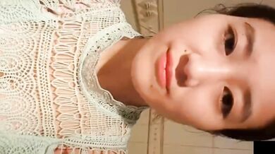 Chị gái ngực to Đài Bắc thủ dâm