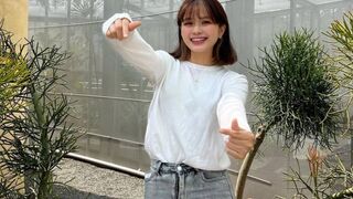 大奶兔牙美女男友家騎馬
