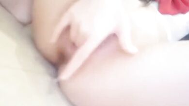 Học sinh trung học mặc đồ thủy thủ