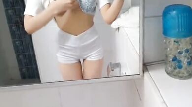 姐姐手機裡找到的