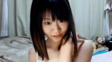 可愛妹妹愛心手勢