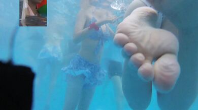 超級稀有 超清晰泳池水中青春超嫩全腿 多角度超臨場感跟拍 無重力感頂級視覺盛宴