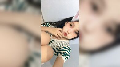 貧乳泰妹脫衣自拍