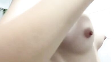 貧乳泰妹脫衣自拍