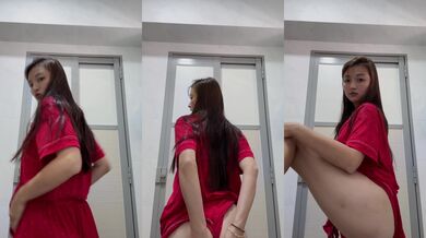 The temptation of Singaporean sister