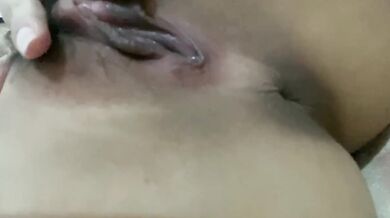 紋身騷妹全裸揉奶摸逼1