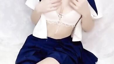 小姐姐拿假陽具自慰