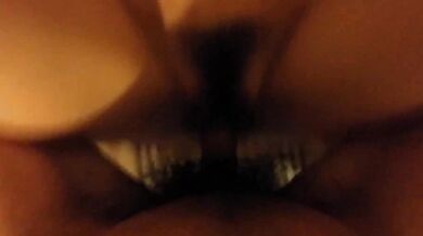 高中小情侶在妹妹家趁家人都不在偷偷做愛(1)