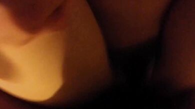 高中小情侶在妹妹家趁家人都不在偷偷做愛(1)