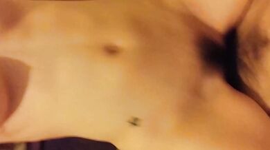 高中小情侶在妹妹家趁家人都不在偷偷做愛(2)