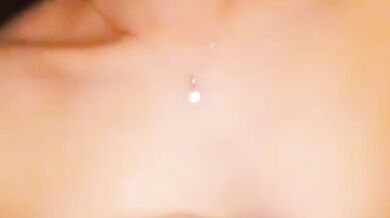 貧乳女奶頭超激凸