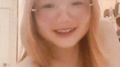 眼鏡小奶妹視訊自慰