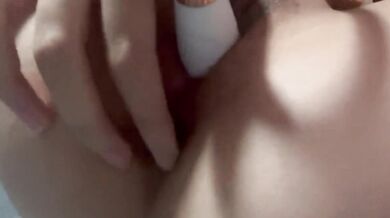 一線鮑妹妹震動棒插入自慰1