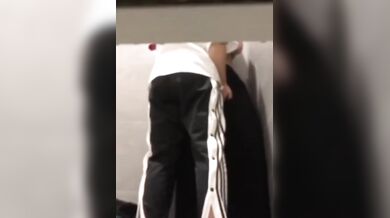 抓包兩位女生初嘗禁果