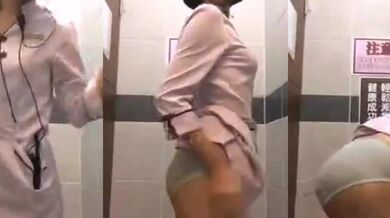 在上班的時候塞東西在裡面