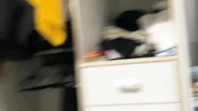 貧乳ショートヘアーガールが馬に乗ってフェラチオ1