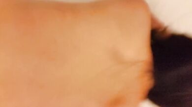 高中妹妹超主動幫把男生微軟的肉棒再吹硬