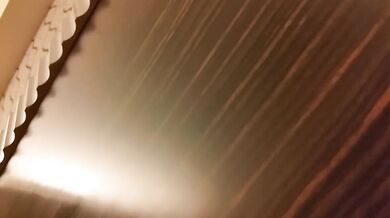 高中妹妹超主動幫把男生微軟的肉棒再吹硬