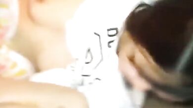 勉強に集中できなーい！やめてー