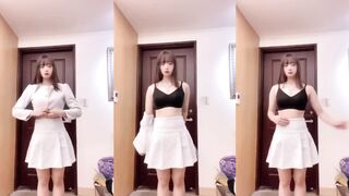 長腿高中生脫衣自拍