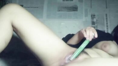 越南騷貨吹泡泡棒自慰噴水