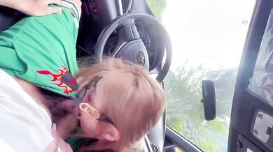 身材超好的小姐姐車内口交