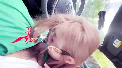 身材超好的小姐姐車内口交