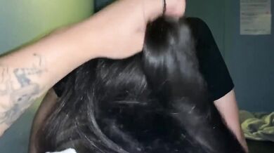 韓國大學生美女在私人影院幫大哥口交