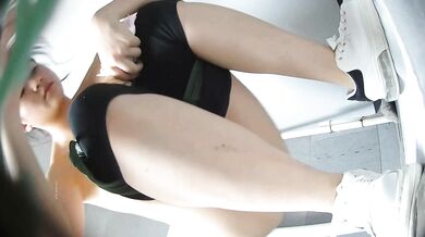 《魔手外購☀️極品廁拍》坑神潛入某藝術培訓班女廁針孔廣角4K高清偸拍☀️各種小姐姐大小便☀️穿着練舞服的妹子需要脫光了