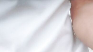 嫖妓大神，19歲眼鏡學生妹，一開始還很害羞，小穴很粉水又多，插進去爽翻了刺激