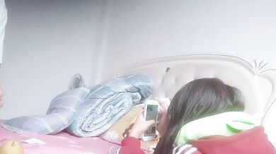 嫖妓大神，19歲眼鏡學生妹，一開始還很害羞，小穴很粉水又多，插進去爽翻了刺激