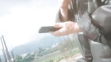 嫖妓大神，19歲眼鏡學生妹，一開始還很害羞，小穴很粉水又多，插進去爽翻了刺激