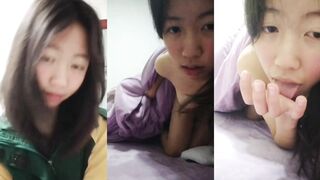大奶兔牙母狗揉奶掰逼