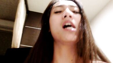 巨乳八字奶美女騎馬淫叫