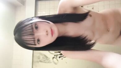 日本小姐姐脫衣自拍